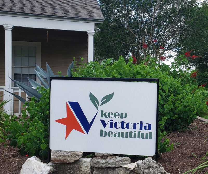 Keep Victoria Beautiful Sign outside of a home